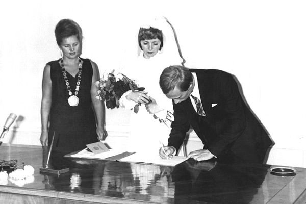 5f7d37e2363f7700612394